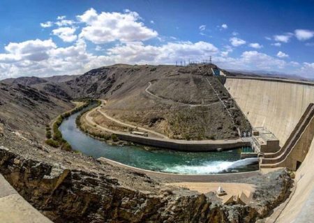 خروجی سد زاینده رود کاهش می یابد