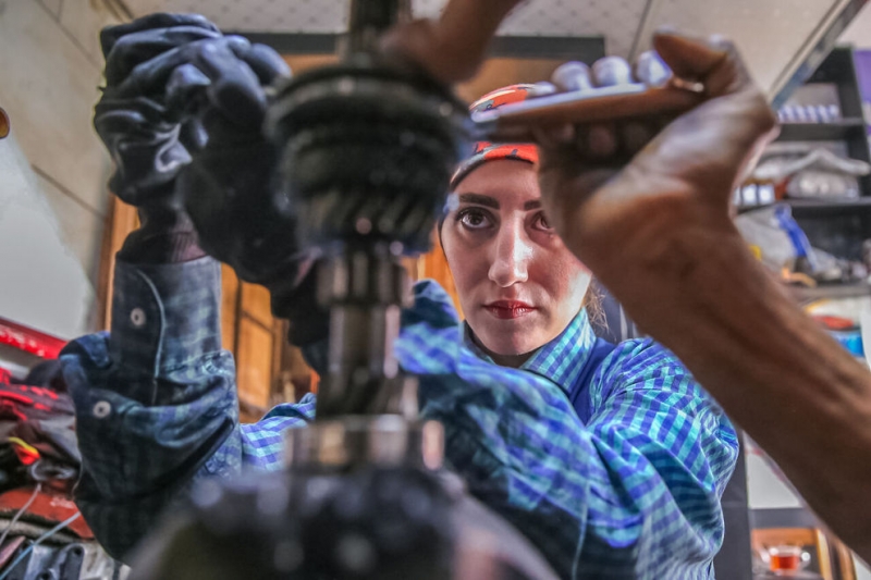 باقری: زنان ایرانی، نیمه پنهان توسعه کشور هستند/از کارآفرینی بانوان حمایت میکنیم