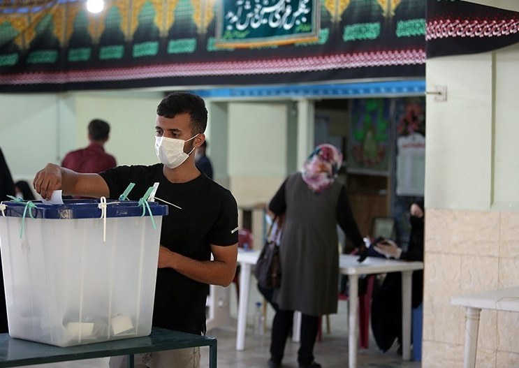 زمان اخذ رای در حوزه انتخابیه لنجان پایان یافت