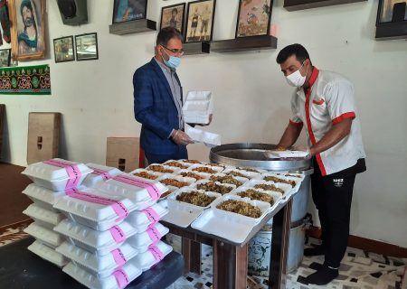 طبخ و توزیع ۲ هزار دمپخت لنجان میان نیازمندان