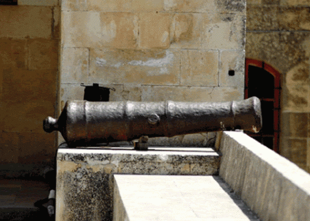 کشف عراده توپ جنگی تاریخی در لنجان