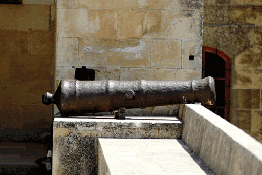 کشف عراده توپ جنگی تاریخی در لنجان