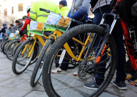 همایش دوچرخه سواری با شعار هوای پاک، تعهد مسئولان،مشارکت مردم برگزار شد