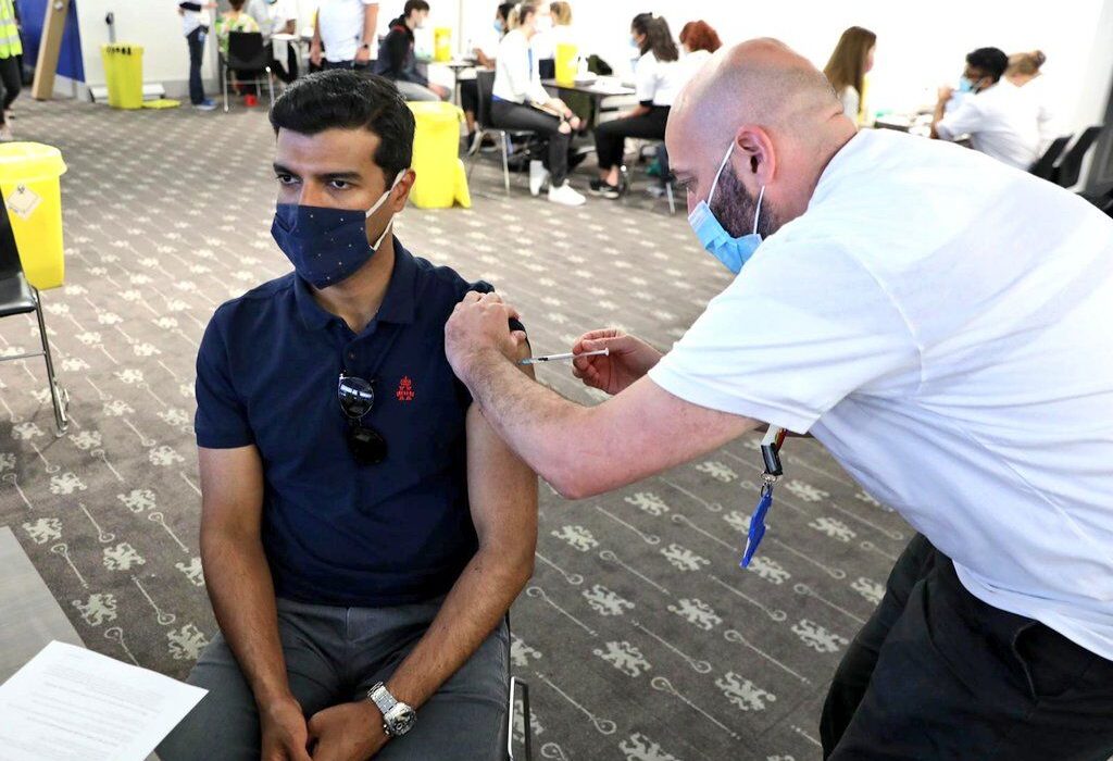 رقابت بین موج سوم کرونا و واکسیناسیون در انگلیس