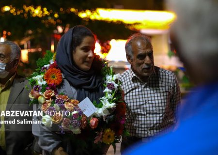 نام “یکتا جمالی” دارنده اولین مدال جهانی وزنه‌برداری زنان ایران، در تقویم لنجان به ثبت رسید