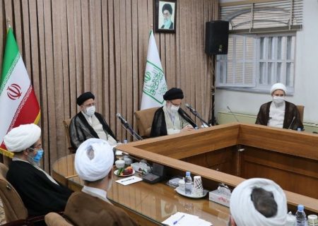آیت الله رئیسی با اعضای جامعه مدرسین حوزه علمیه قم دیدار کرد