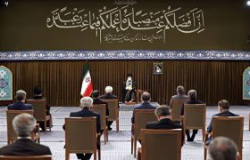 معزی: تاخیر عامدانه روحانی در جلسه با رهبر معظم انقلاب صحت ندارد