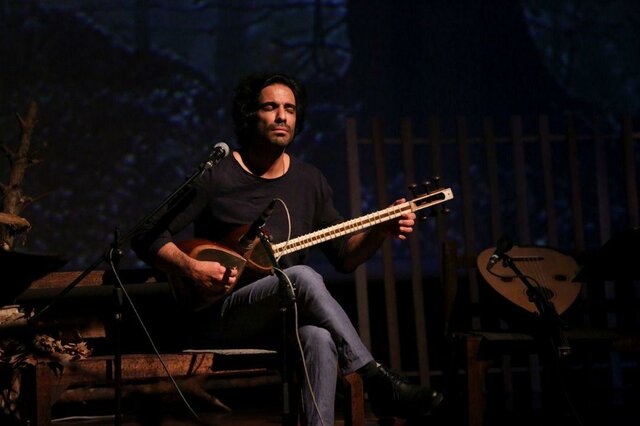 قمصری: اجرای خود را با عشق به روح استاد شجریان تقدیم میکنیم