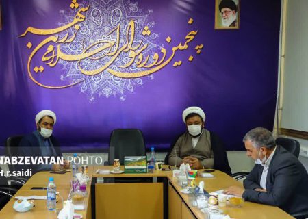 حجت الاسلام سبکتکین: مجالس ترحیم در زرین شهر از فلسفه واقعی خود فاصله گرفته‌اند