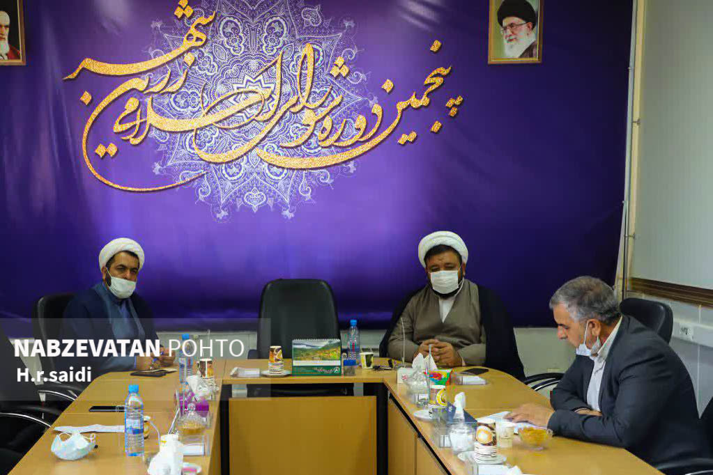 حجت الاسلام سبکتکین: مجالس ترحیم در زرین شهر از فلسفه واقعی خود فاصله گرفتهاند