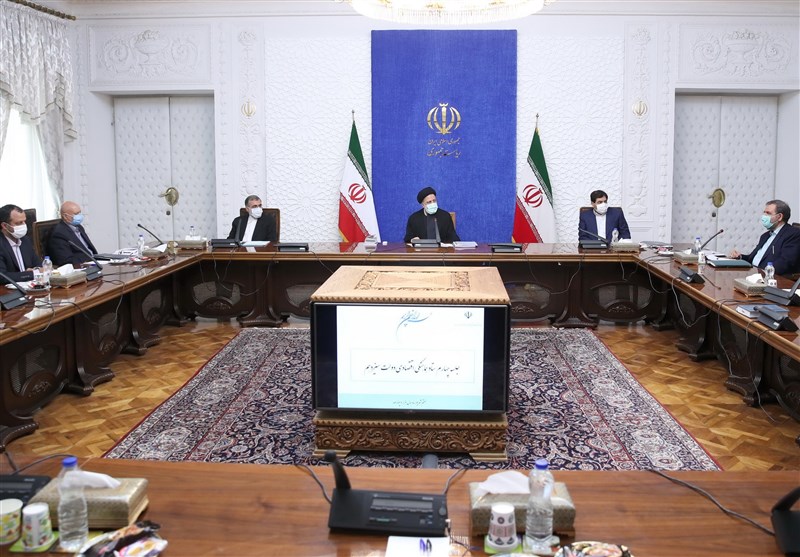 آیتالله رئیسی: درخصوص کنترل بازار ارز و نرخ تورم، اقدامات فوری و سازمانیافته انجام شود