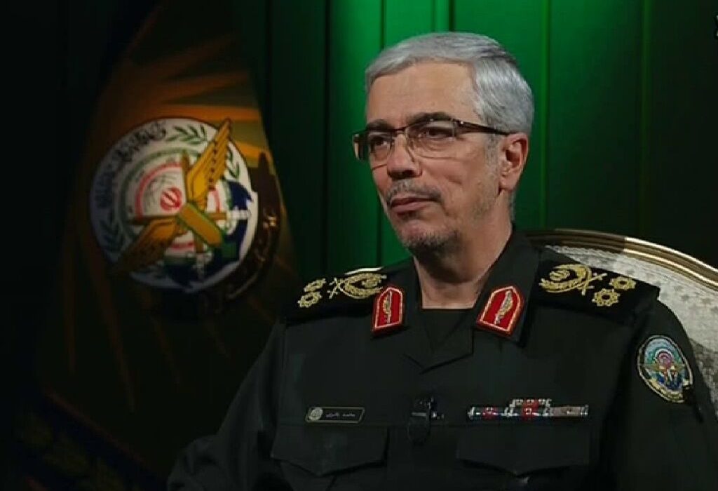 سرلشکر باقری: شاهد ارتقای چشمگیر سامانههای دفاعی کشور خواهیم بود