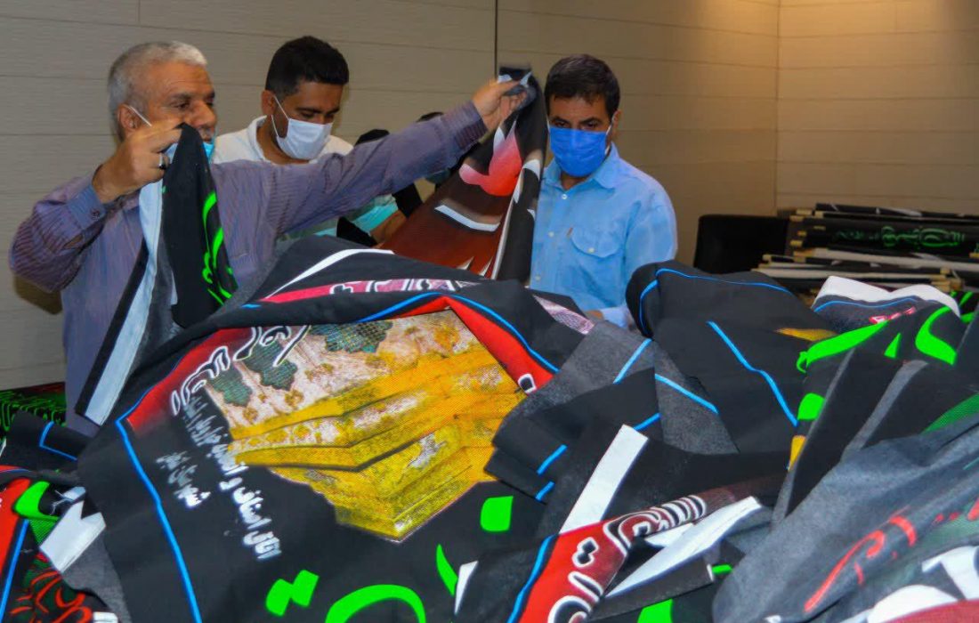 رخت عزا بر قامت بازار لنجان با نصب بیش از هزار پرچم عزا