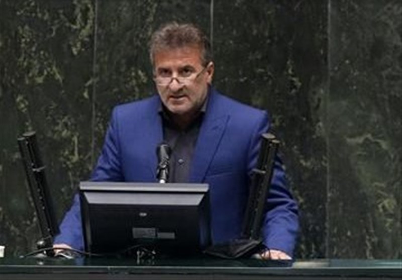 بعید است مجلس زیربار بازگشایی مدارس برود