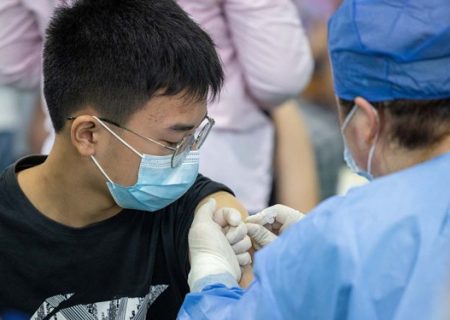 ۶۹ درصد از جمعیت چین به طور کامل واکسینه شدند/ لزوم توجه به واکسیناسیون کودکان