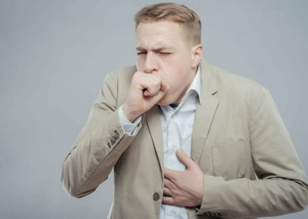 علوی مقدم: بیش از ۶۰ درصد مبتلایان حاد کرونا سرفه می‌کنند