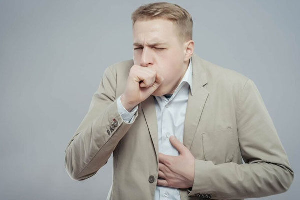 علوی مقدم: بیش از ۶۰ درصد مبتلایان حاد کرونا سرفه میکنند