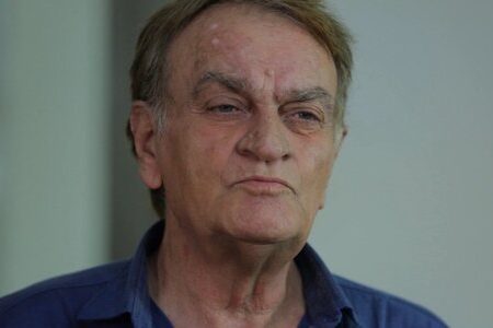 مراسم تشییع و تدفین پیکر فتحعلی اویسی برگزار شد