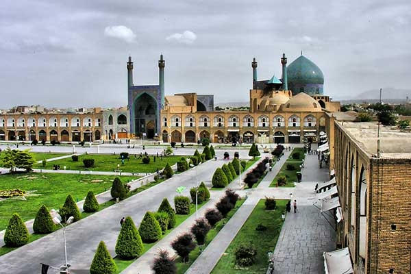 رئیس ستاد مرکزی خدمات سفر کشور: ابتکارات اصفهان در خدمت‌رسانی به گردشگران نوروزی قابل‌تقدیر است