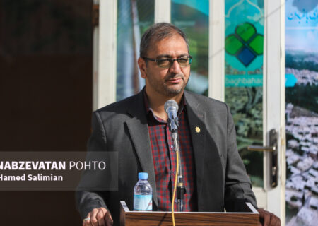 ساماندهی ورودی‌های باغبادران با رویکرد برنامه ریزی شهری و توسعه گردشگری