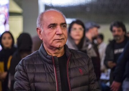 پرستویی، پایبند به اصول است نه حزب باد