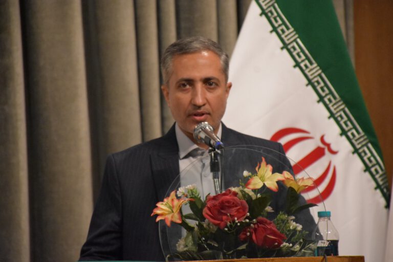 محمدی: مشاغل مزاحم در زرین شهر با سرعت بیشتر ساماندهی شوند