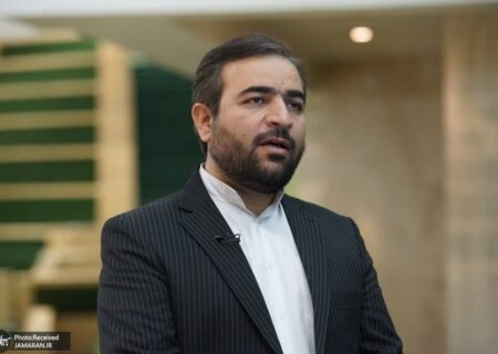 رجایی: با عملکرد نامناسب وزارت نیرو دسترنج کشاورزان لنجان به خطر افتاده است