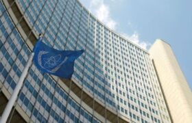 سیاست ایران تعهد در برابر تعهد است