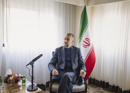 امیرعبداللهیان: ما از میز مذاکره فاصله نگرفته‌ایم