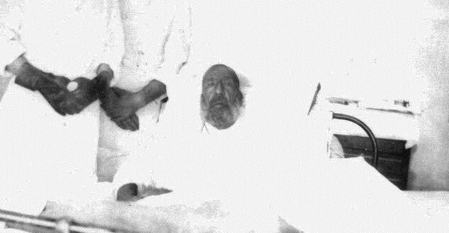 گلولههای نفرت بر پیکر آیتالله زوارهای