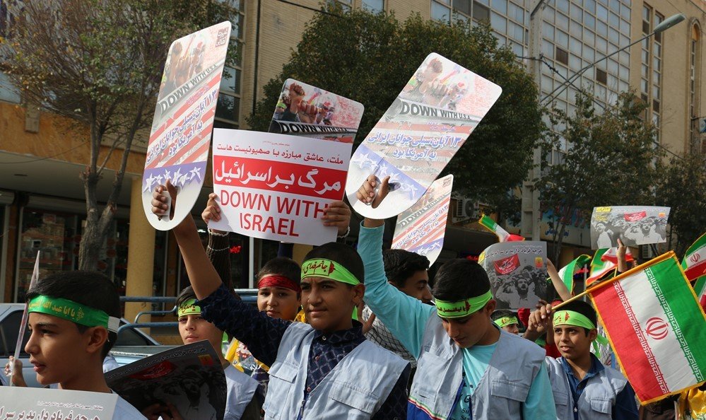 یومالله ۱۳ آبان تابلوی زیبایی از وحدت است