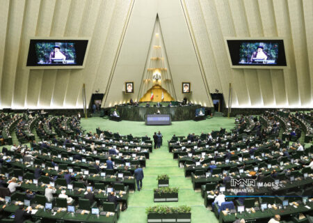 جلسه غیرعلنی نمایندگان مجلس با مسئولان قوه قضائیه آغاز شد