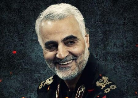 دیوارنگاره مزین به تصویر حاج‌قاسم در بغداد رونمایی شد