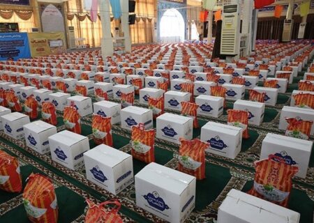 توزیع بسته‌های یلدایی بین نیازمندان لنجان