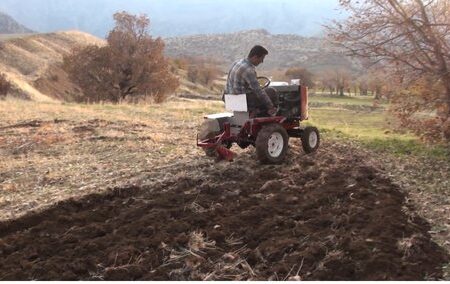 خبر واردات ۷۰ هزار دستگاه تراکتور به کشور تکذیب شد