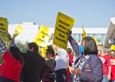 اعتصاب هزاران تن از کارکنان ۱۵ فرودگاه بزرگ آمریکا