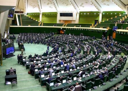 مجلس، دولت را مکلف به تدوین برنامه نوسازی و بازسازی صنایع دارویی کرد