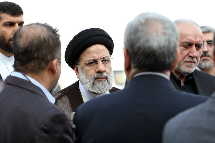 بازدید آیتالله رئیسی از پلیکلینیک در حال ساخت پروژه بیمارستانی حضرت ابوالفضل (ع)