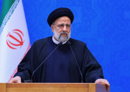 اقامه نماز در همه سطوح جامعه اسلامی راهکار جامعی برای برون‌رفت از مشکلات است