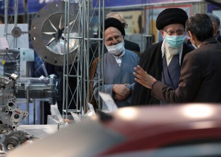 بازدید رهبر انقلاب از نمایشگاه توانمندی‌های صنعتی