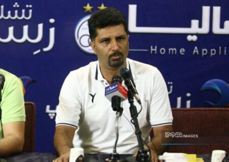 شکایت باشگاه استقلال از سرمربی پیکان