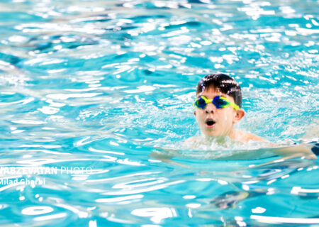 استخرهای شنا برای فعالیت باید ناجی غریق داشته باشند