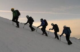 امدادرسانی به کوهنوردان گرفتار در ارتفاعات شاهلولاک