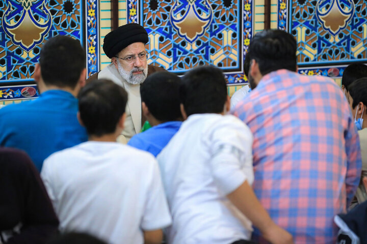 تلاش کنید با توکل بر خدا و تلاش مضاعف، افرادی تاثیرگذار و آیندهساز باشید