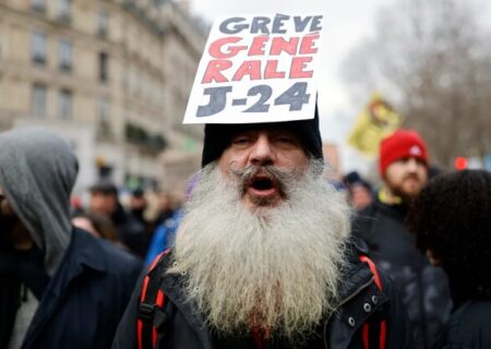 بیش از ۱میلیون فرانسوی در اعتراض به مکرون به خیابان‌ها آمدند