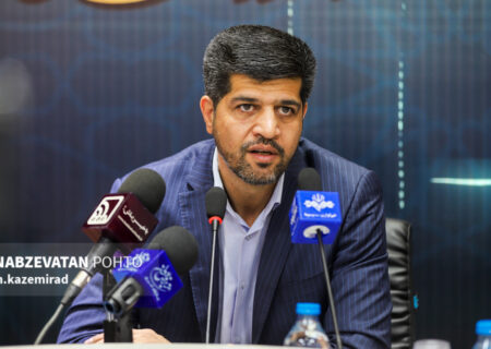 خدمت به خانواده شهدا افتخاری بزرگ برای مسئولان است