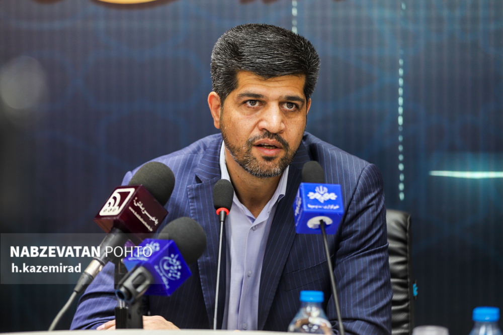 خدمت به خانواده شهدا افتخاری بزرگ برای مسئولان است