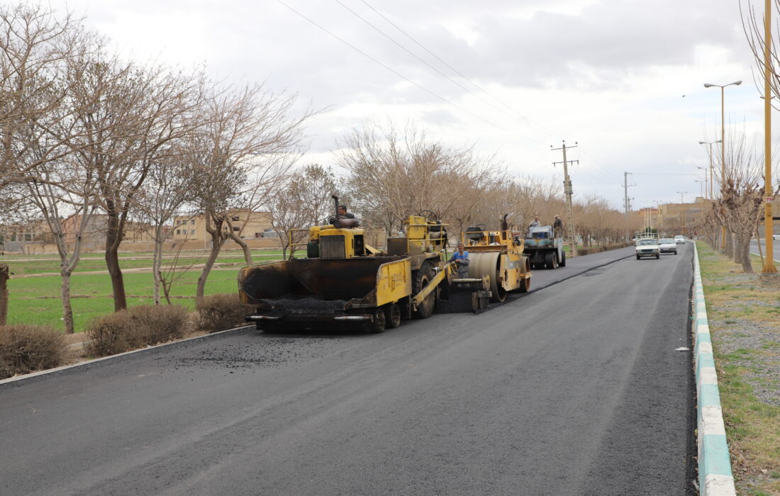 شهرداری بر اساس اولویتبندی، پروژه آسفالت معابر را در دستور کار قرار داده است