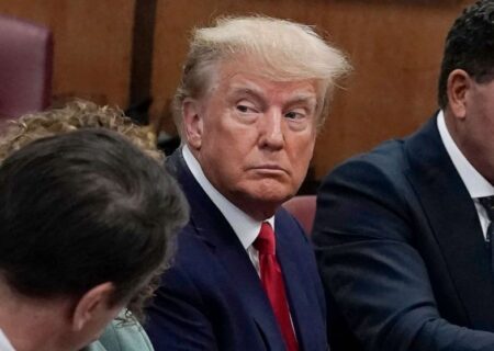 واشنگتن پست تفهیم اتهام ترامپ را یک اتفاق تاریخی رقت‌بار خواند