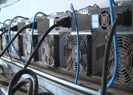 ۱۳ دستگاه ماینر توسط ماموران انتظامی لنجان کشف و ضبط شد